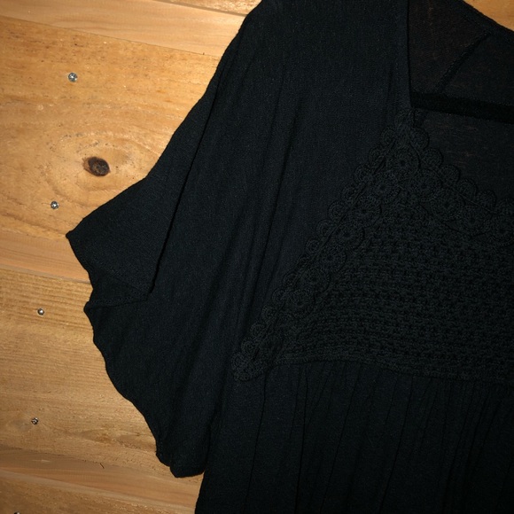 Short flutter sleeves black crocheted blouse light weight Loft LP petite linen - Picture 4 of 10